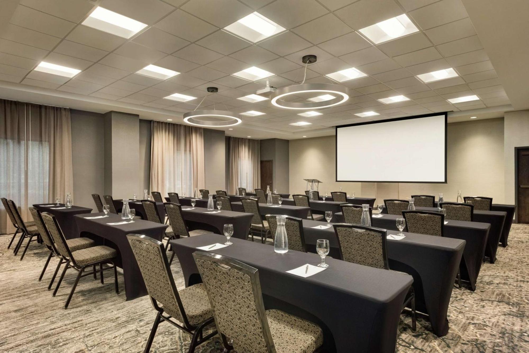 Embassy Suites By Hilton Atlanta Alpharetta Exterior photo
